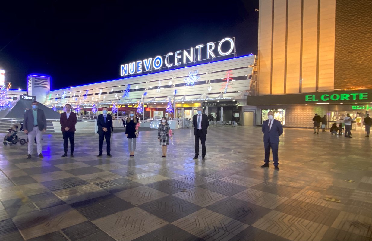 Nuevo Centro enciende su iluminación navideña