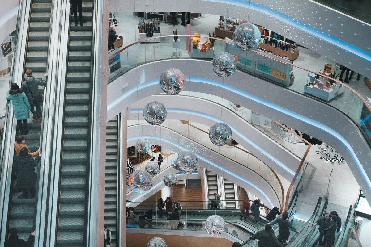 La afluencia a los centros comerciales se reduce casi un 40%