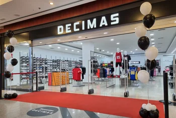 Décimas inaugura una tienda en el centro comercial N4