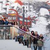 SOM Multiespai homenajea la lucha vecinal de Nou Barris con un mural conmemorativo