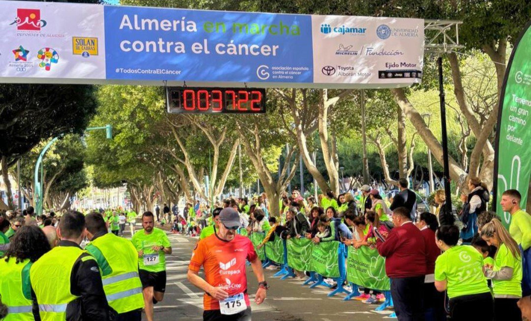 Torrecárdenas acoge una acción solidaria por el Día Mundial contra el Cáncer