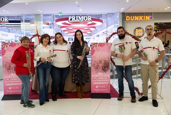 La solidaridad florece en el Centro Comercial Torrecárdenas
