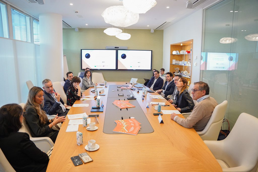 desayuno editorial 'ocio y restauración, nuevas experiencias', organizado por la revista centros comerciales.