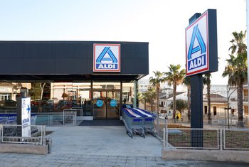 Aldi inaugura su primer supermercado en Can Picafort, Mallorca