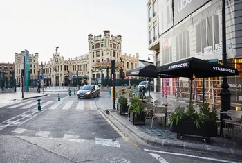 Starbucks inaugura su séptimo local en Valencia y refuerza su compromiso con la comunidad