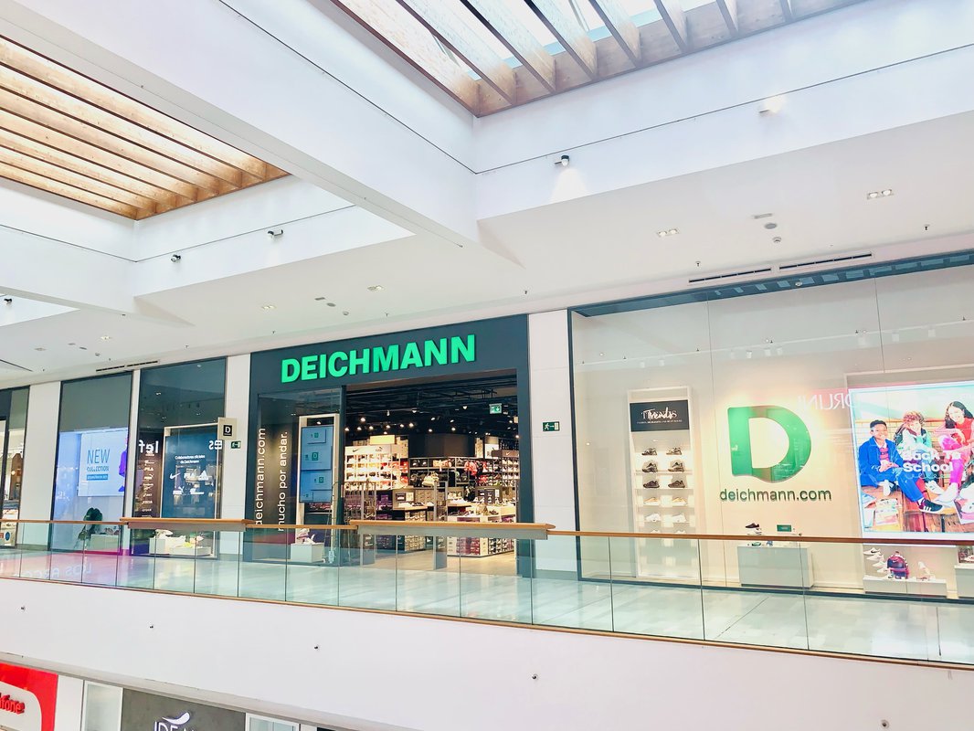 Deichmann renueva su espacio comercial en Los Arcos