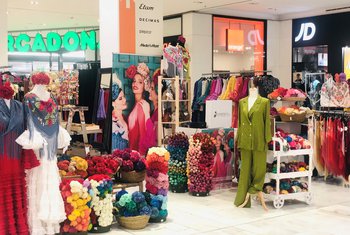 Los Arcos acoge una pop-up de moda flamenca