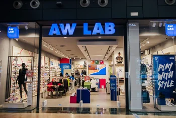 AW Lab abre en Nueva Condomina su primera tienda en Murcia