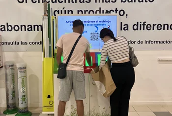 Alcampo incrementa su red de contenedores inteligentes con 23 nuevas instalaciones