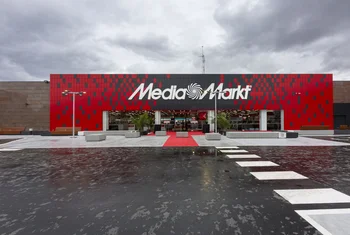 Iberdrola suministrará energía renovable a todos los centros de MediaMarkt en España