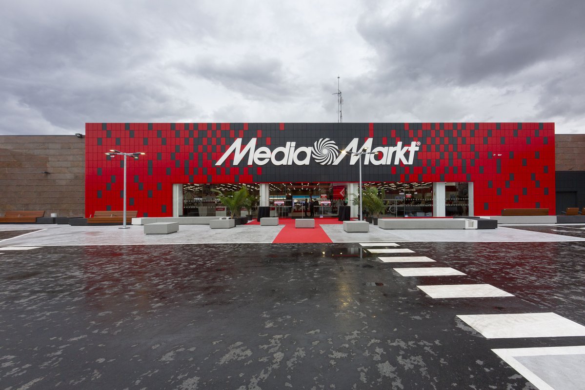 Iberdrola suministrará energía renovable a todos los centros de MediaMarkt en España