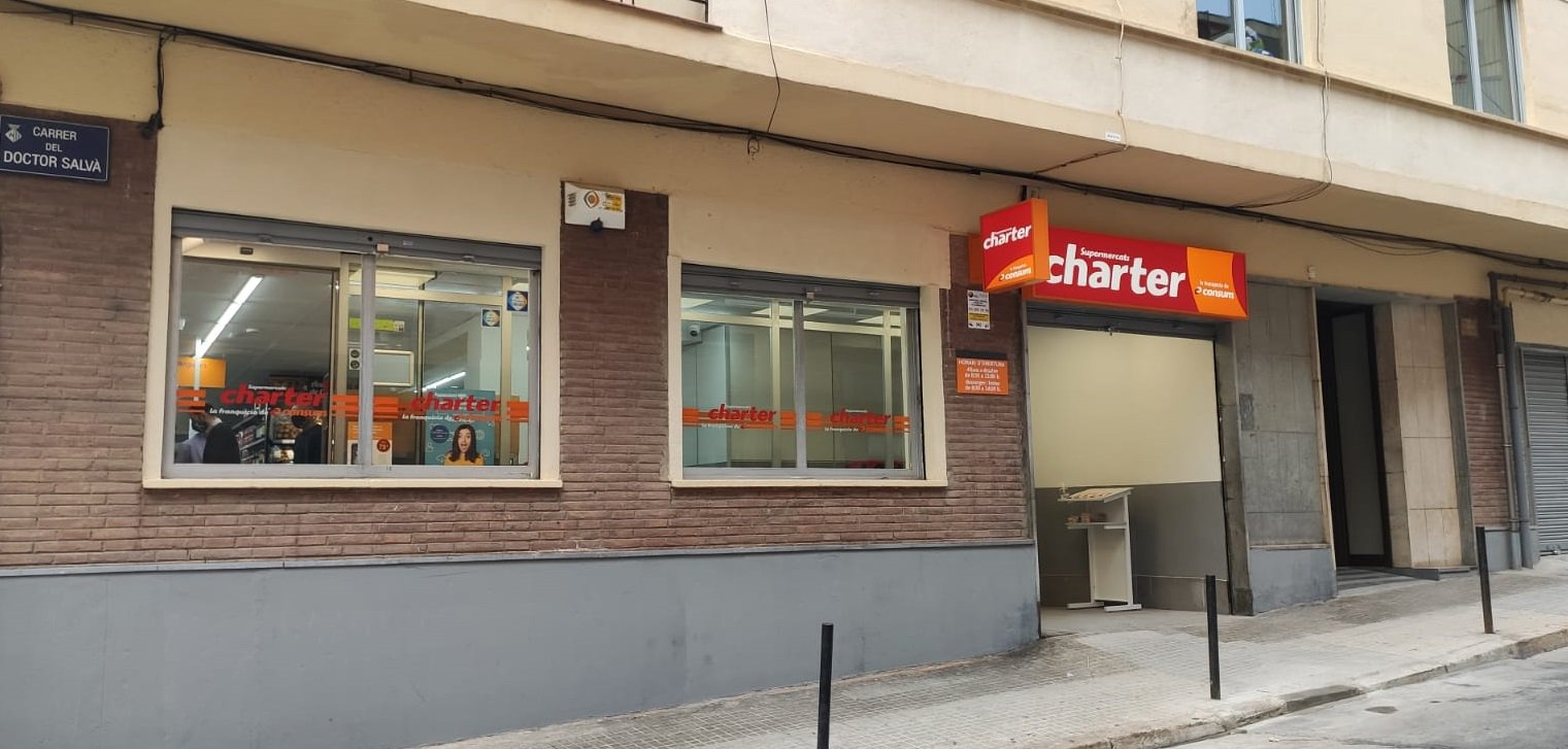 Charter inaugura dos tiendas en Valencia y Barcelona