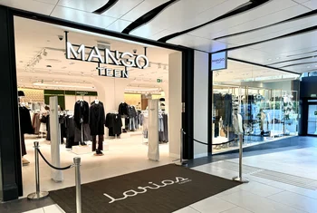 Larios Centro amplía su oferta comercial con la apertura de Mango Teen