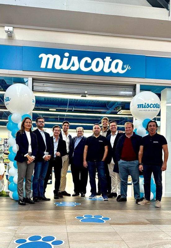 Carmila inaugura la nueva tienda de Miscota en El Pinar