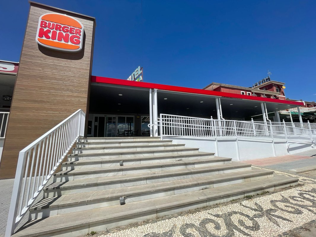 Burger King inaugura un nuevo establecimiento en Granada