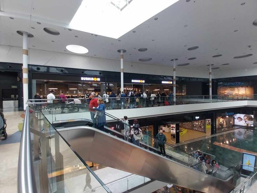 As Cancelas amplía su oferta comercial con cuatro aperturas