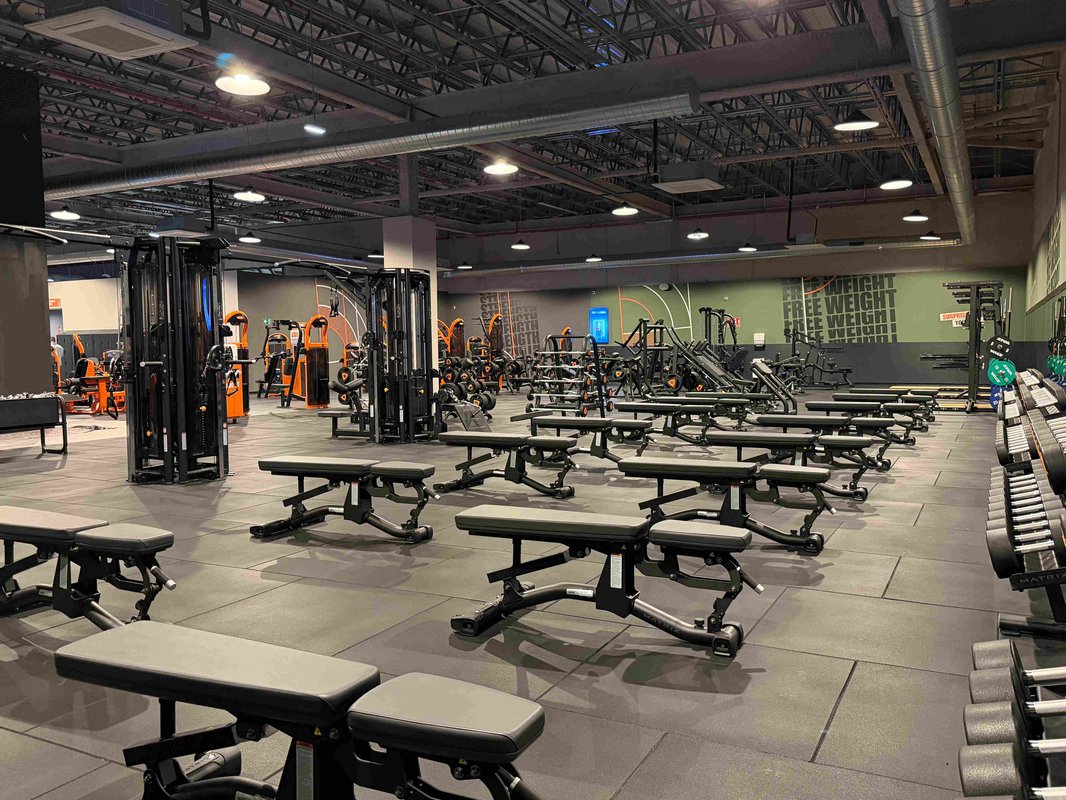 Basic-Fit abre un club en el centro comercial GranSur