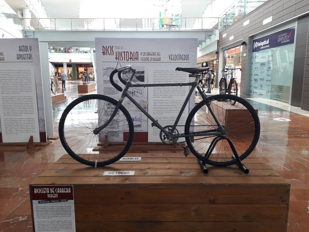 Ballonti acoge una exposición sobre la historia de la bicicleta