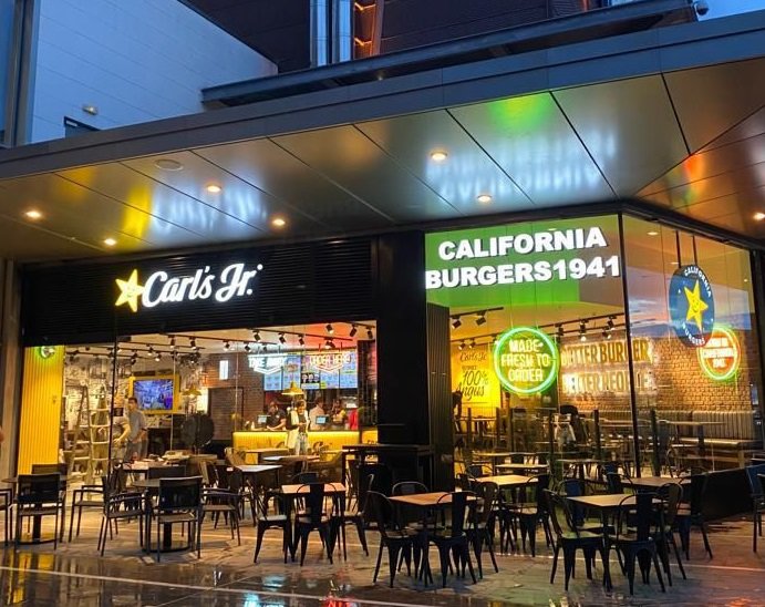 Carl’s Jr. abre tres establecimientos en un mes