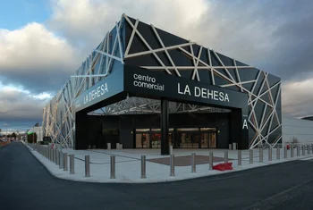 Varios centros comerciales de Nhood renuevan el sello Garantía Madrid