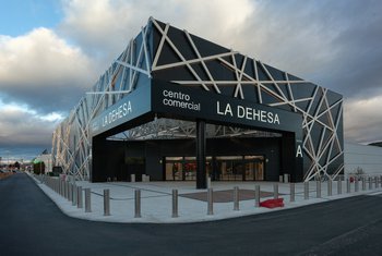Varios centros comerciales de Nhood renuevan el sello Garantía Madrid