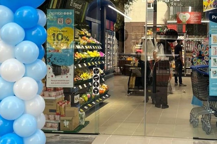 Caprabo abre su décima tienda en Hospitalet de Llobregat
