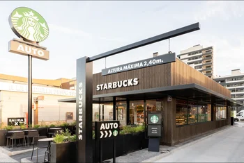 Starbucks llega a La Garena y Megapark en formato Auto