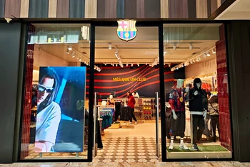 Gran Jonquera incorpora una Barça Botiga a su mix comercial