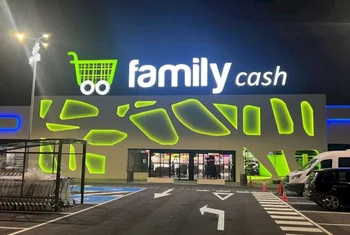 Family Cash factura 771 millones tras sumar cuatro hipermercados en 2025