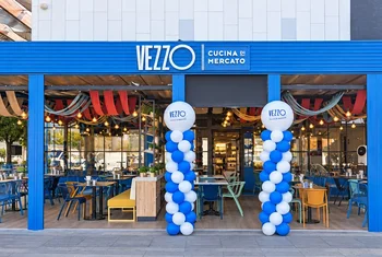 Vezzo abre en El Faro su primer restaurante franquiciado