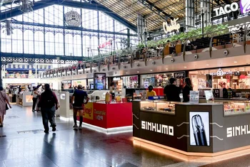 Sinhumo suma cuatro aperturas en centros comerciales