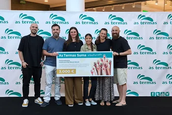 As Termas entrega el premio de su concurso solidario a la Asociación Bule Bule