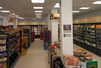 Nuditrans inaugura en Novelda su primer supermercado Kuups