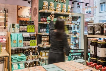 Veritas alcanza los 98 supermercados con un nuevo establecimiento en Barcelona