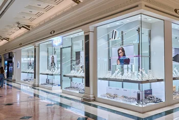 Jose Luis Joyerías inaugura una nueva tienda de Gran Via 2