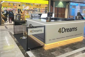 4Dreams instala su stand número 35 en el centro comercial Gran Casa