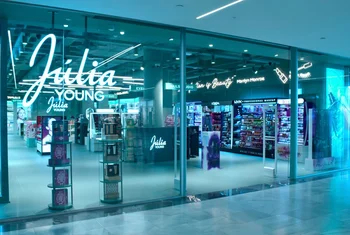 Westfield Glòries amplía su mix de perfumería y cosmética con la apertura de Júlia