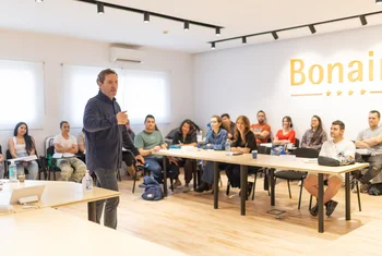 Bonaire conecta formación y empleo en el sector retail
