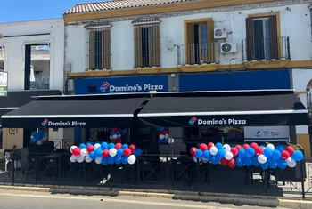 Domino’s inaugura en Sanlúcar la Mayor su restaurante número 74 en Andalucía