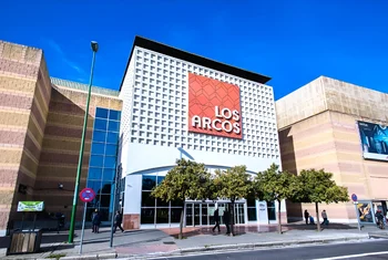 Los Arcos incorpora Santagloria y Fish Sushi a su oferta