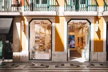 El español Toni Pons abre su primera tienda en Portugal