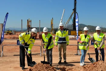 JYSK pone la primera piedra de su centro logístico de Almenara
