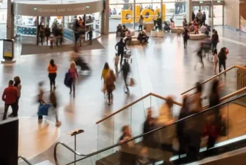 La afluencia a los centros comerciales en España crece un 6,8% en abril