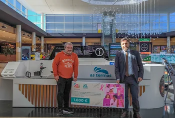 El Centro Comercial As Termas dona 1.000 euros a CRIS contra el cáncer