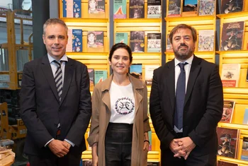 Isabel Díaz Ayuso inaugura el nuevo Fnac de Callao