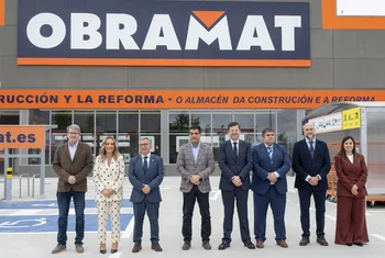 Obramat inaugura en Ourense su tercer almacén en Galicia