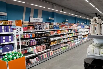 Action suma tres puntos de venta en Madrid, Alcalá de Guadaíra y Rota