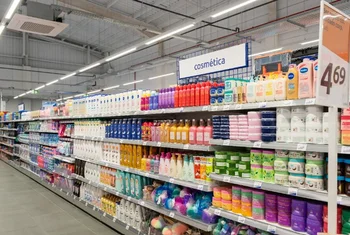 Action abre en Jaén Plaza y se estrena en la provincia