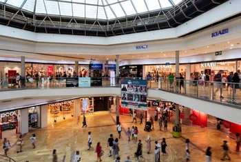 Carmila firma 74 contratos e incorpora 40 marcas a su cartera hasta junio