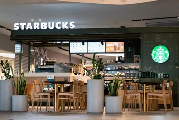 Starbucks se incorpora a la oferta de Jaén Plaza